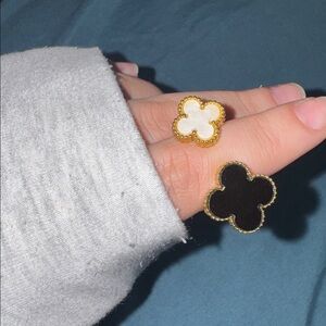 Van Cleef & Arpels Gold and Black Clover Ring